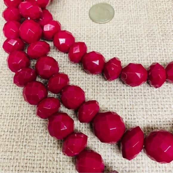 Sugarfix  3 Strand Magenta Beaded Necklace - Picture 3 of 3